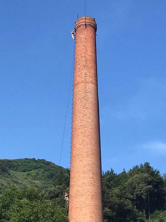 煙囪安裝避雷針：專業(yè)團隊的技術與經驗